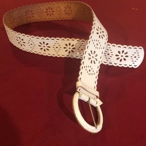 Viaspiga Flowered Belt. Genuine leather Size M